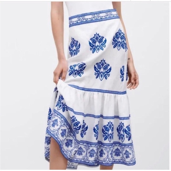Zara Dresses & Skirts - Zara White and Blue Linen Skirt